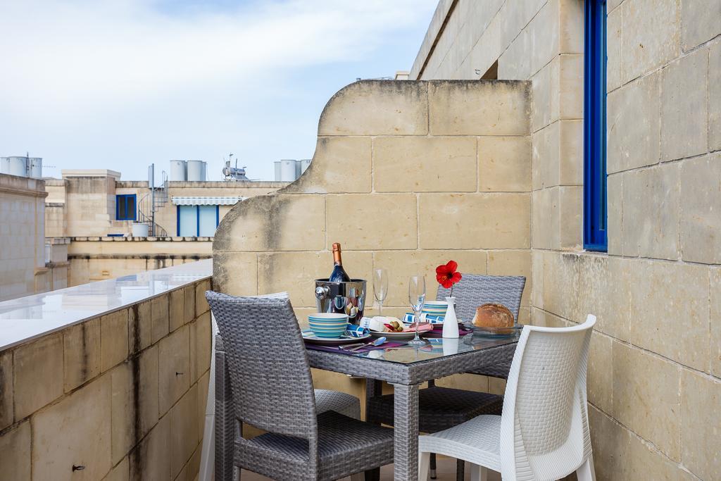 Appartement Seaview Luxury Penthouse With Shared Swimming Pool à Għajnsielem Extérieur photo