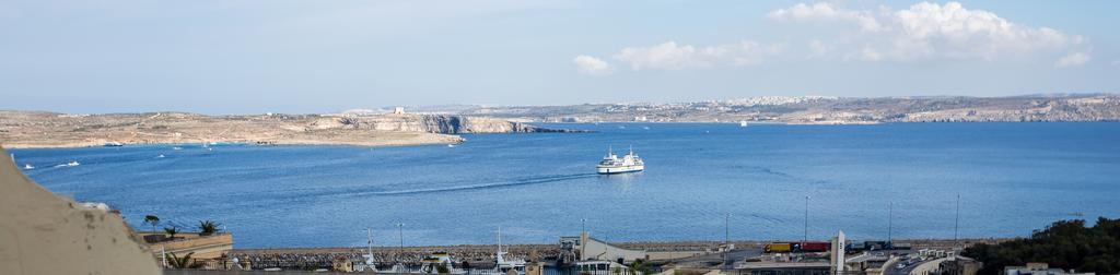 Appartement Seaview Luxury Penthouse With Shared Swimming Pool à Għajnsielem Extérieur photo